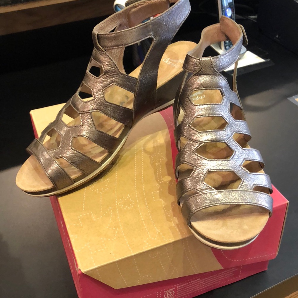 Brand new Dansko Valentina  gladiator sandals